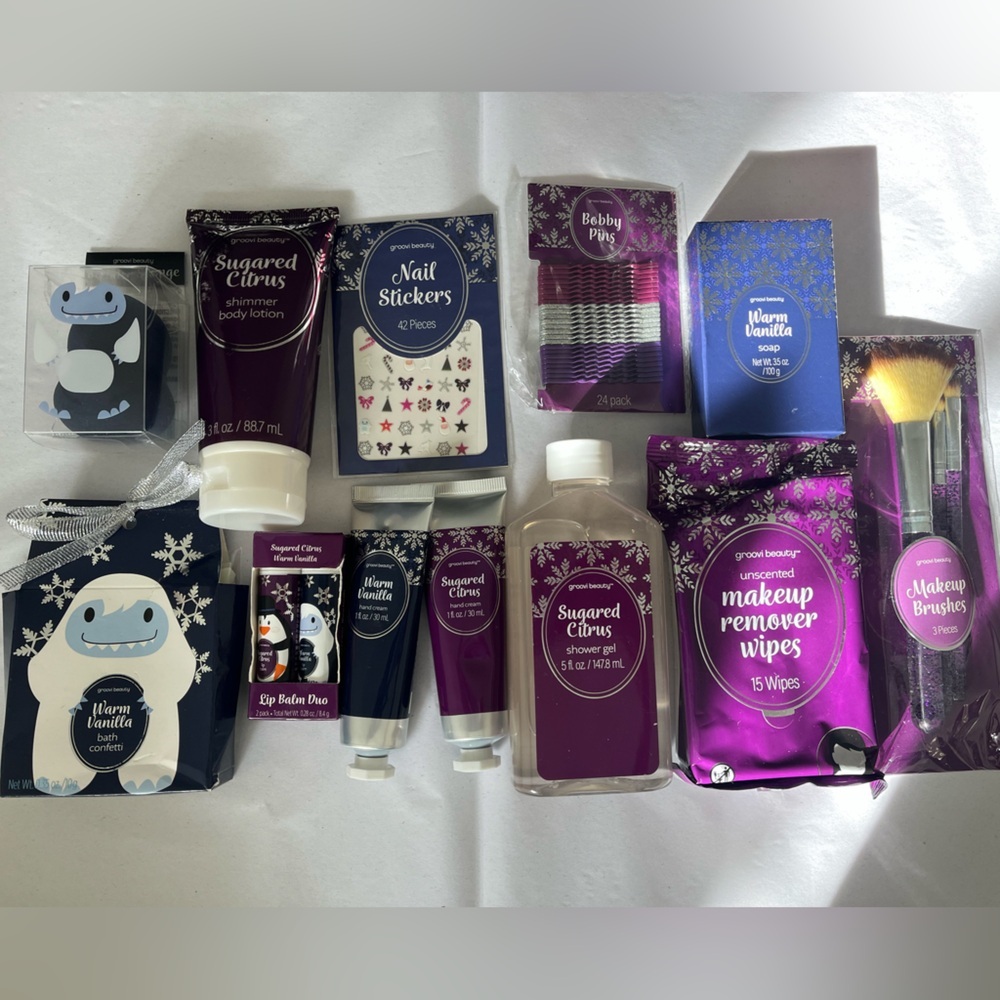 Lot of 12 items - Bath & Body Set brand new by Groovi Beauty